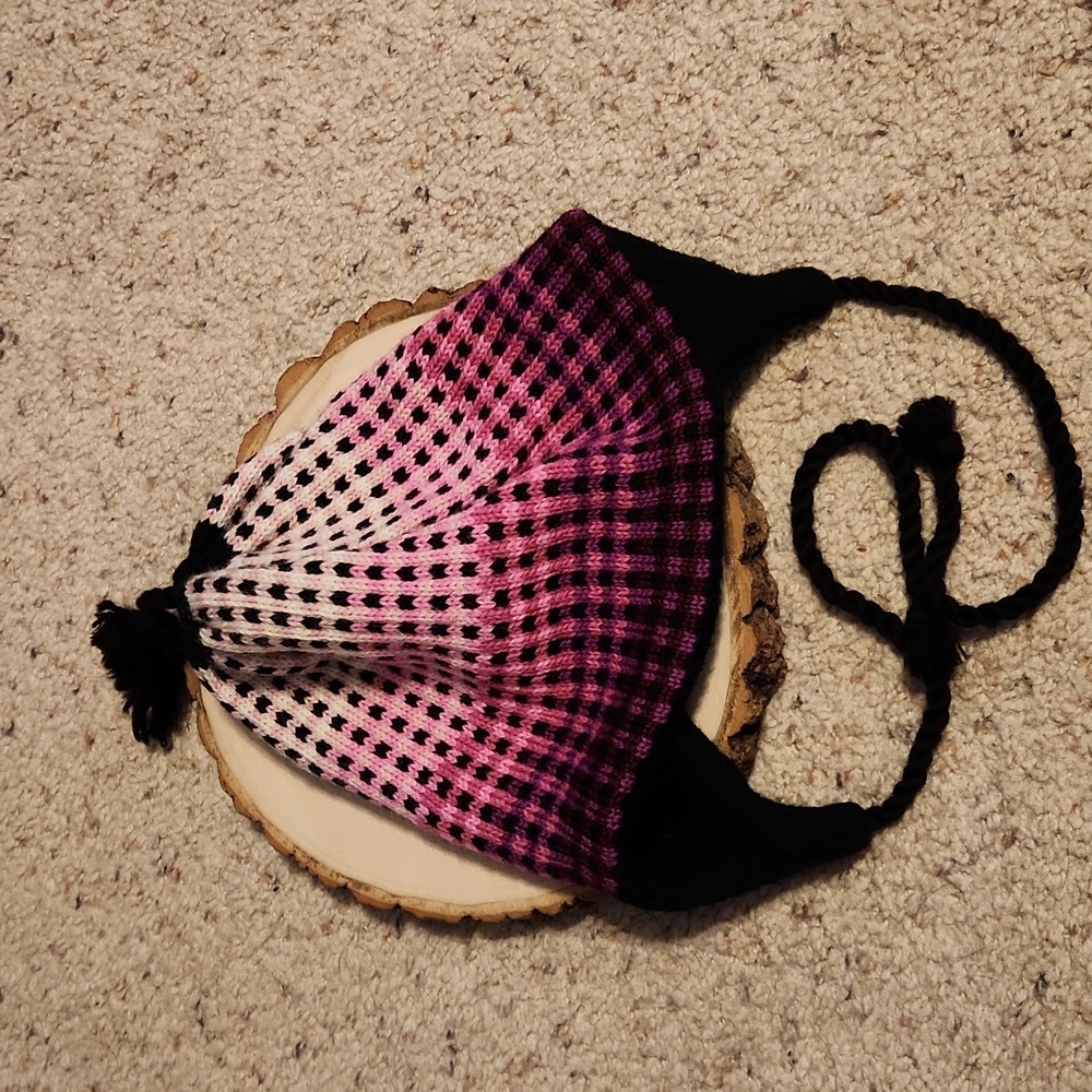 Turtle Fur Pink & Black Wool Yarn Winter Hat